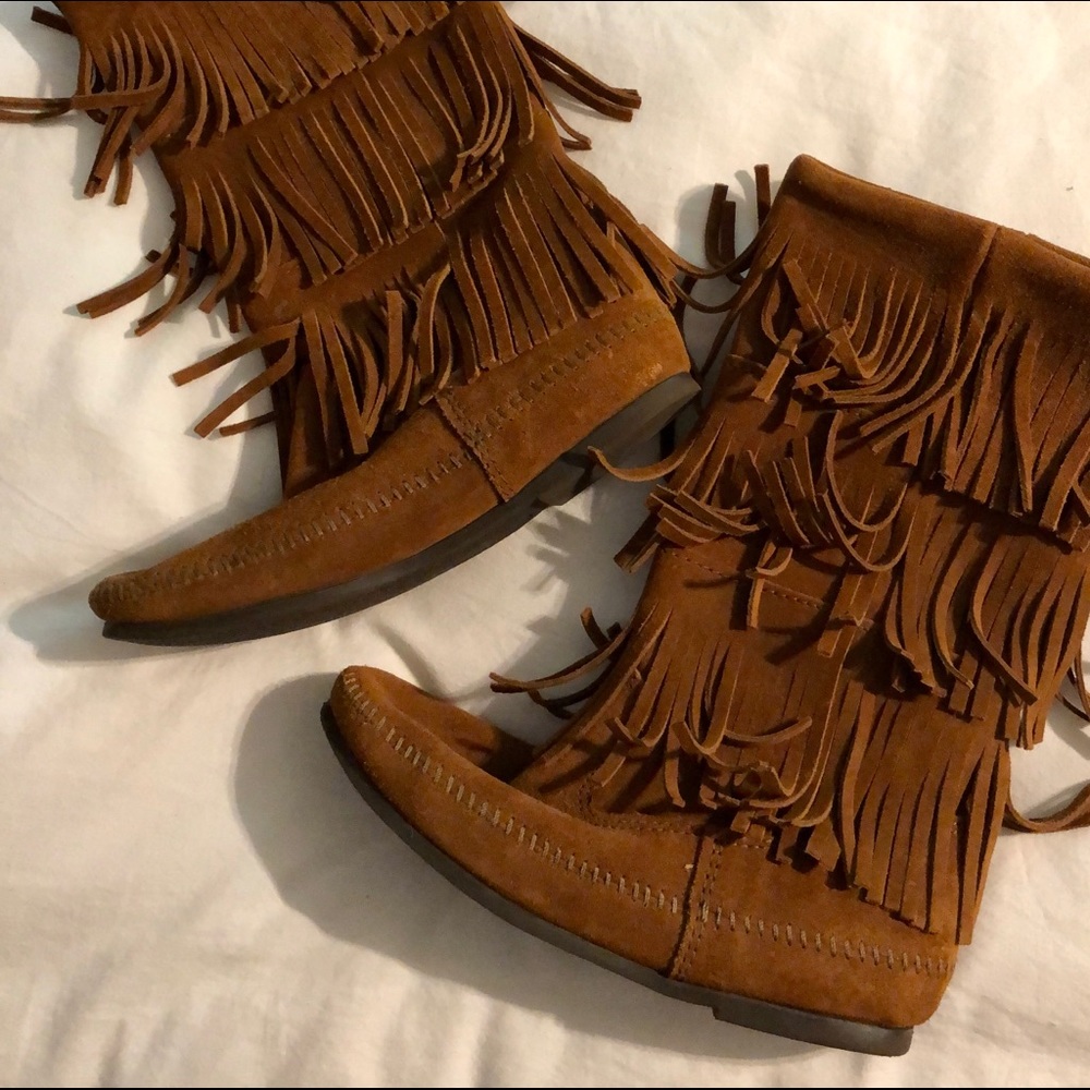 Minnetonka 3 row Fringe Boots Size 9